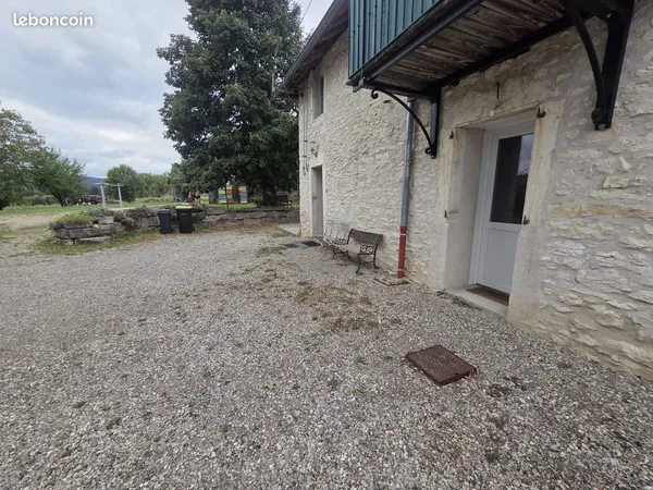 Location meublé Vézeronce Curtin