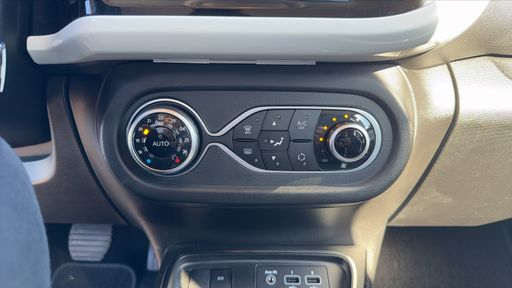 Renault Twingo E-Tech 81 22 kWh - Techno – 2022 – 35926 km – Électrique – Boîte Automatique — photo 12