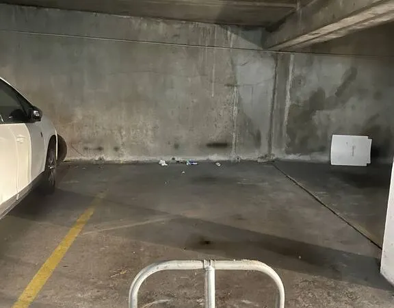 Garage/Parking