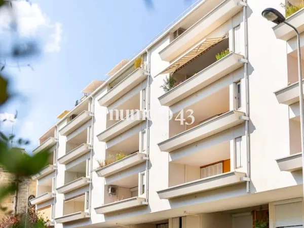 Studio 1 pièce 25 m²