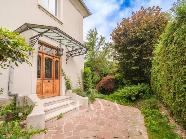 Maison 7 pièces 181 m²