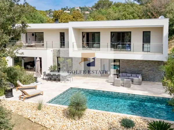 La Croix-Valmer : Villa contemporaine de prestige 275 m2, 5 cham