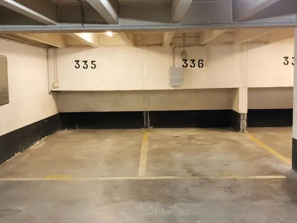 Neuilly / Parmentier - Place de parking électrique