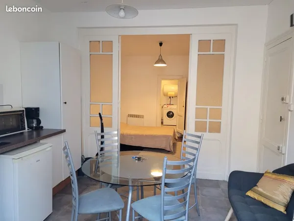 Appartement T1 meuble rue de Brach 600 euros