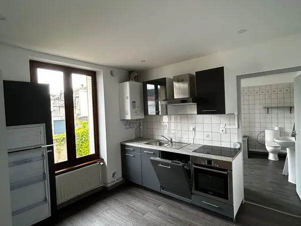 À louer - Appartement 3 pièces à Longuyon (Proche fleuriste "Au Mimosa")