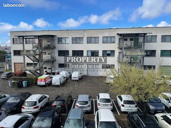 Local 85 m² Villeurbanne