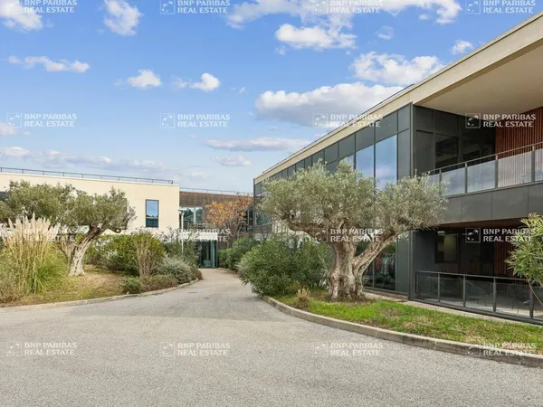 Bureaux 133 m²