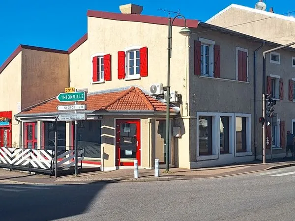 Local commercial 80m²,loyer 700 + 50 av/ch