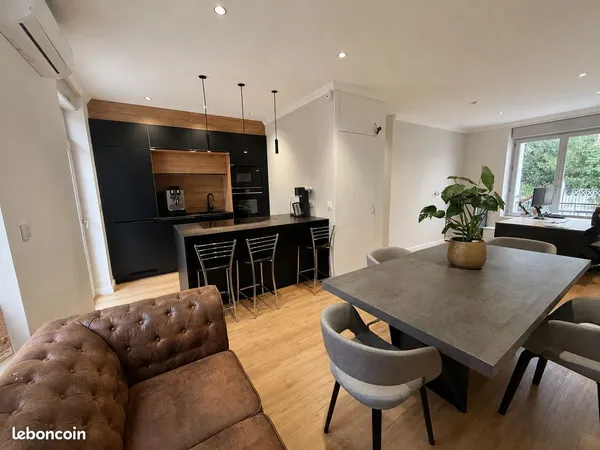 Appartement / bureaux 150 m² - Entièrement rénové