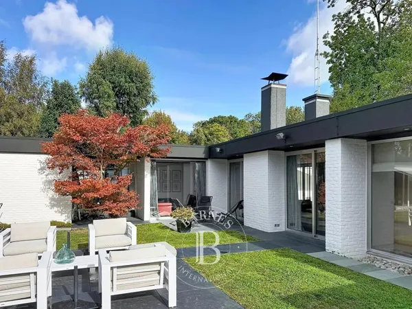 Vends maison individuelle - 253 m² - 7 pièces, 5 chambres - Villeneuve-d'Ascq 59650