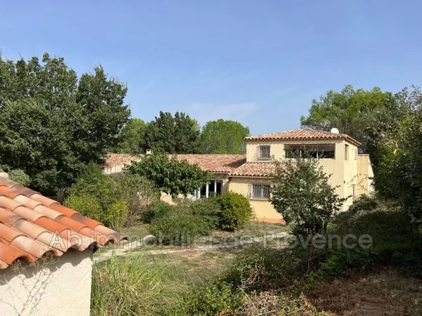 Maison 6 pièces 227 m²