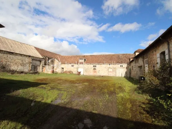 Maison 10 pièces 913 m²
