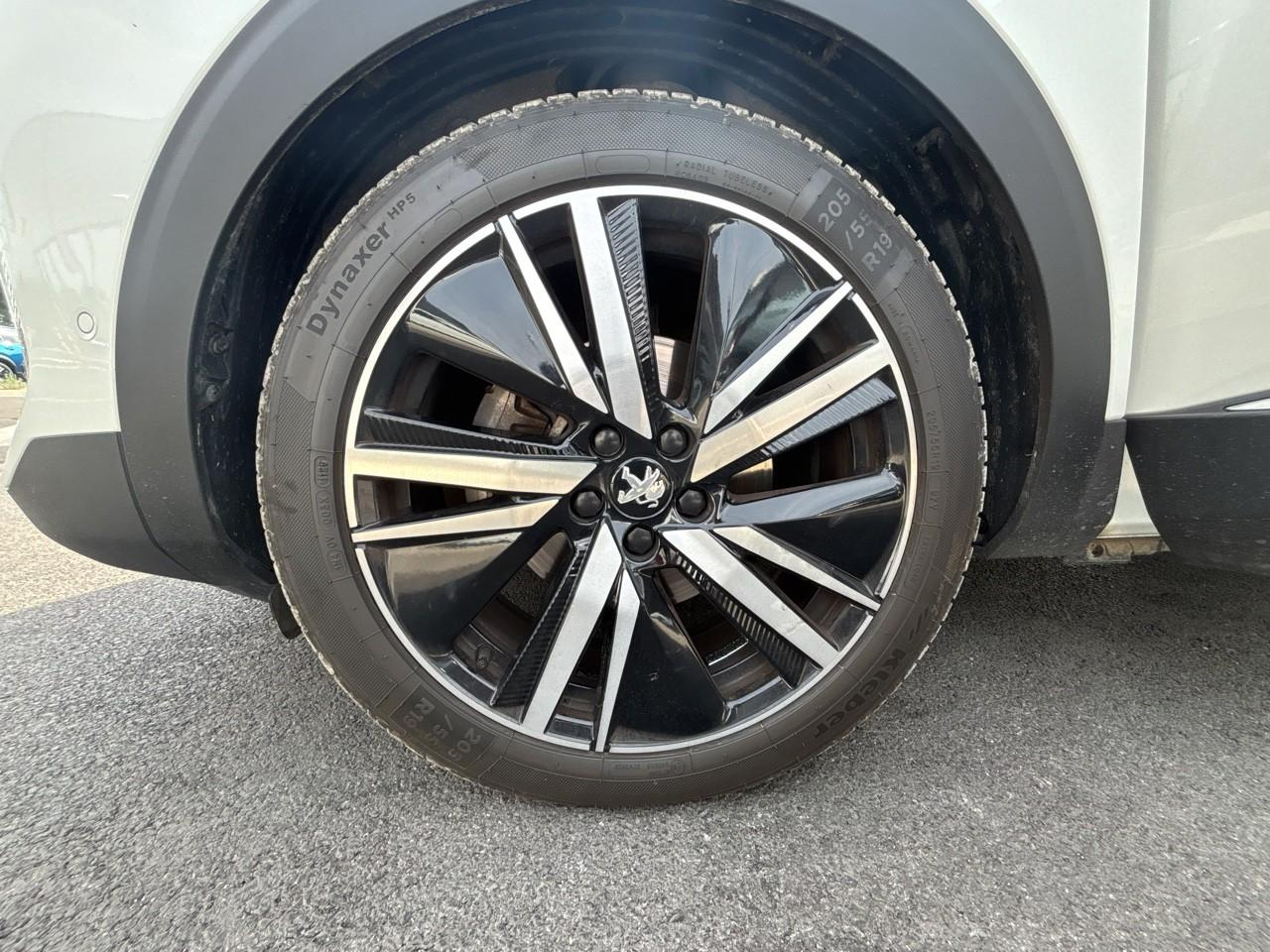 Peugeot 5008 1.2 puretech 130ch s&s gt — photo 11