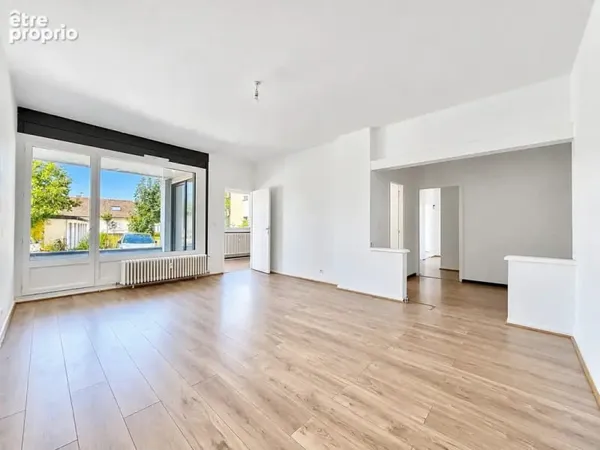 À vendre t3 de 84,3 m2 hypercentre de reignier avec cave et parking