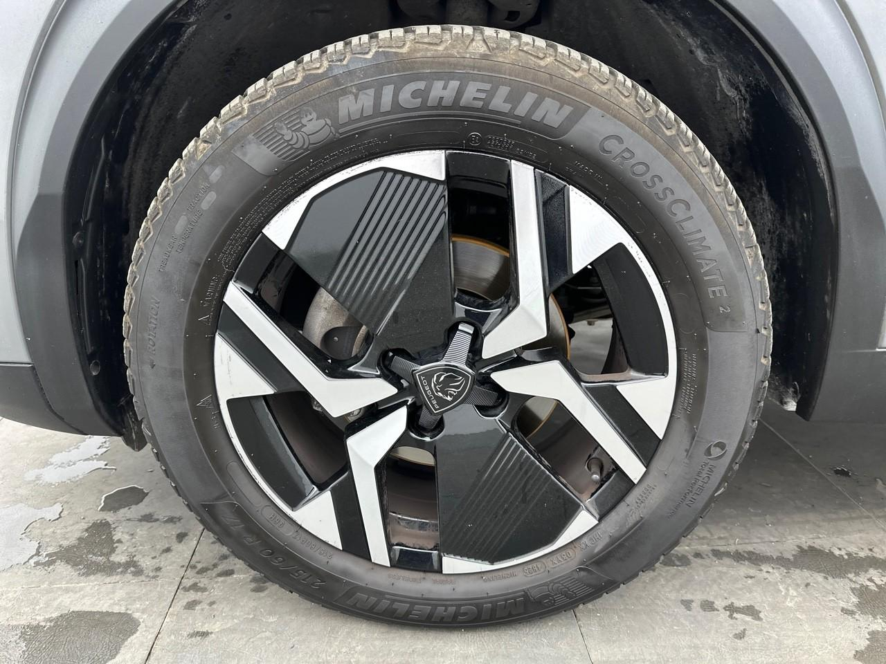 Peugeot 2008 puretech 130 s&s eat8 gt — photo 14