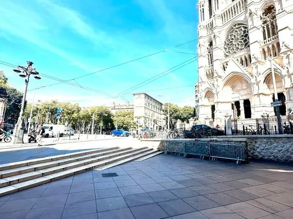 Local commercial 60 m² MARSEILLE