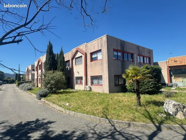 Bureaux 123 m²