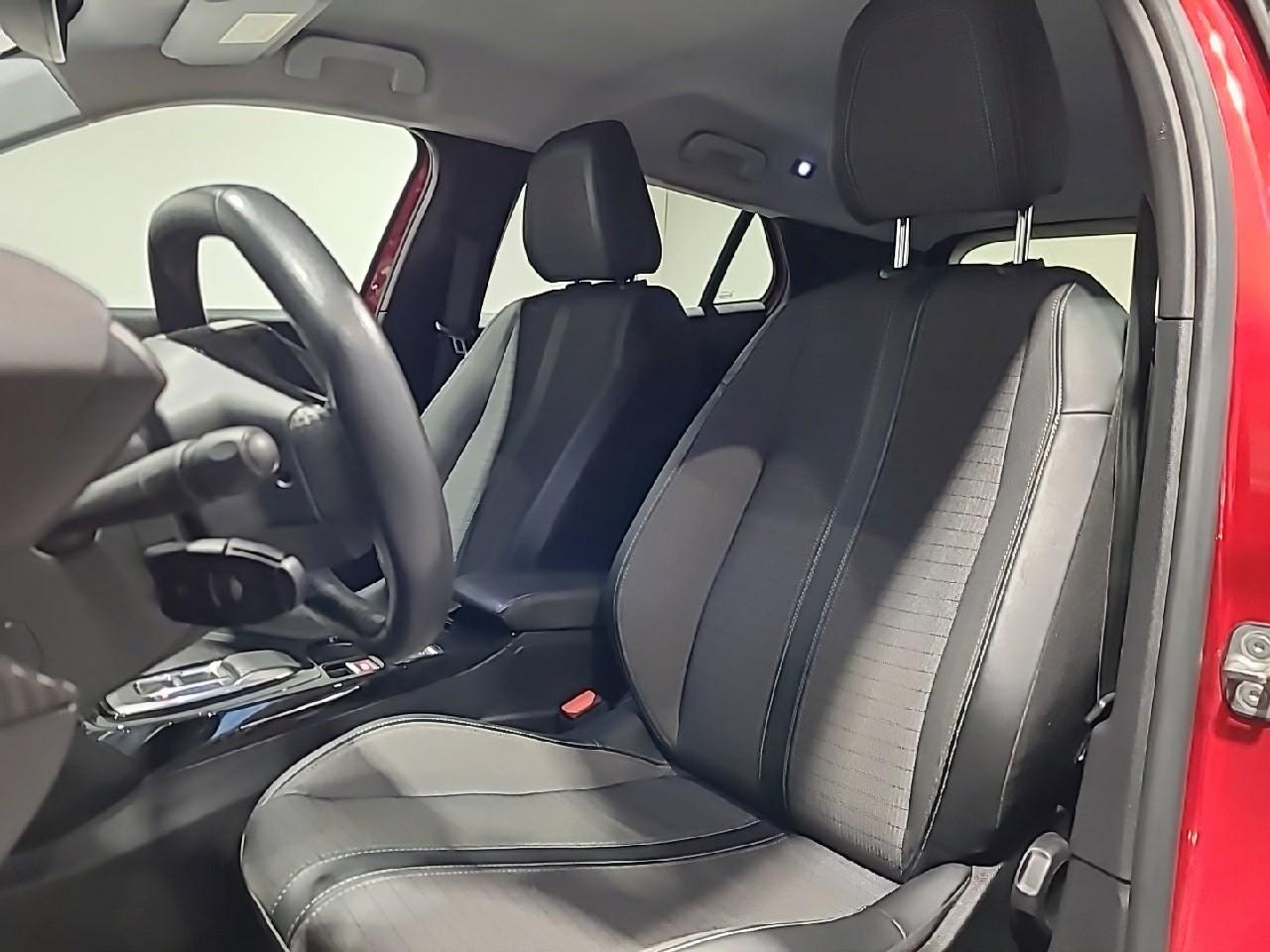 Peugeot 2008 electrique 136 ch allure — photo 10