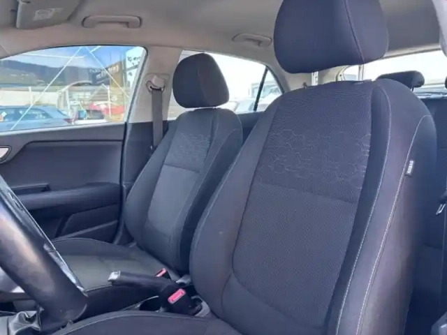 Kia Rio 1.2 84ch isg launch edition — photo 12