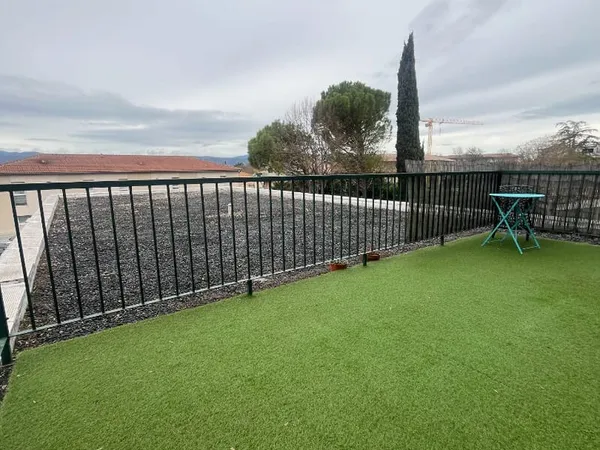 Appartement T2 avec balcon,garage et cave !