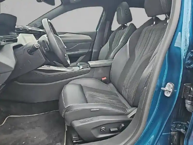 Peugeot 408 phev 225 e-eat8 — photo 11