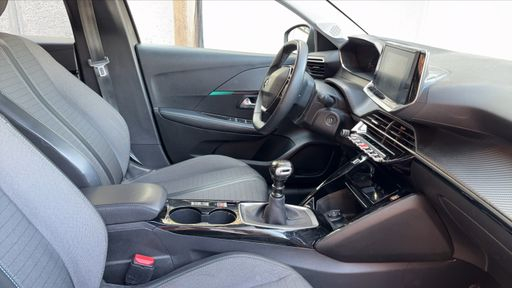 Peugeot 208 1.2 PureTech 100 - Allure – 2022 – 90069 km – Essence – Boîte Manuelle — photo 7