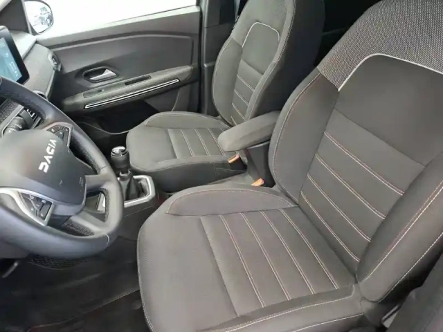 Dacia Jogger tce 110 5 places — photo 12