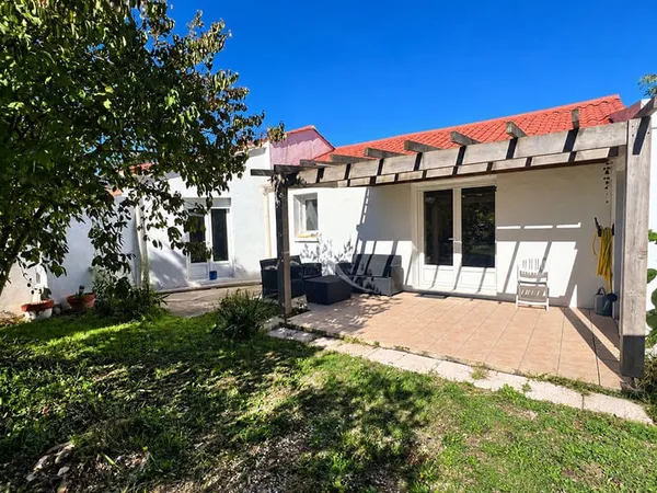 Maison Saint Hilaire La Foret 3 pièce(s) 73 m2