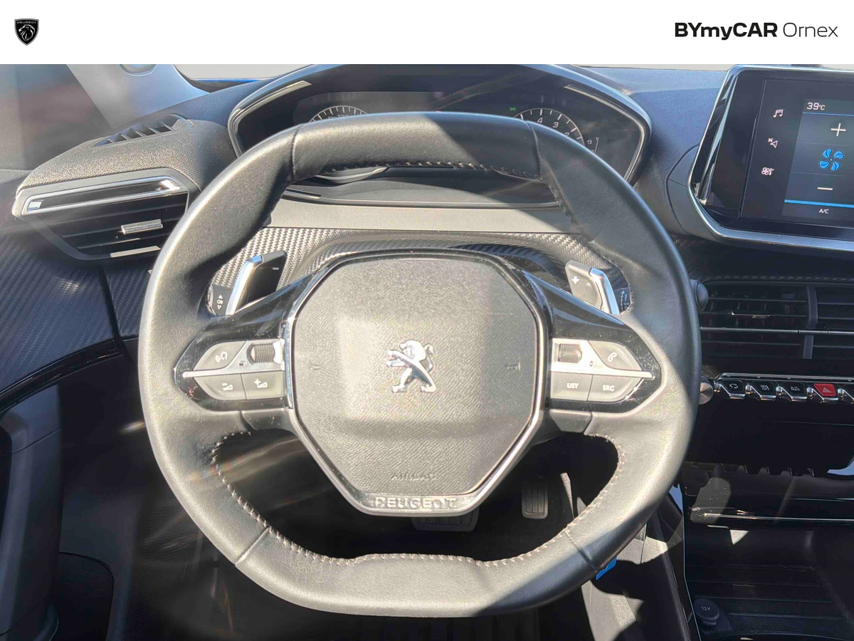 Peugeot 2008 PureTech 130 S&amp;S EAT8 — photo 10