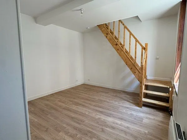 Type appartement T2/T3 dans une maison — Poterne / Centre