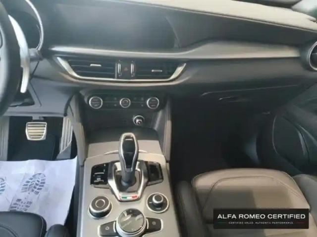 Alfa Romeo Stelvio 2.2 diesel 210ch veloce q4 at8 — photo 11