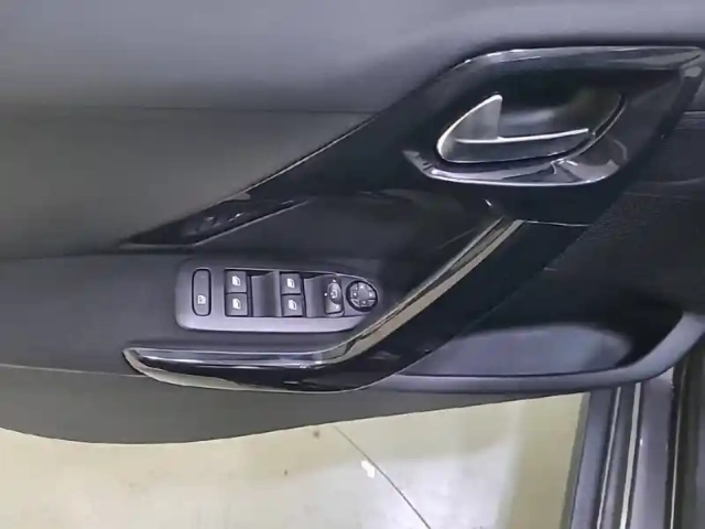 Peugeot 2008 puretech 130ch s&amp;s bvm6 — photo 19
