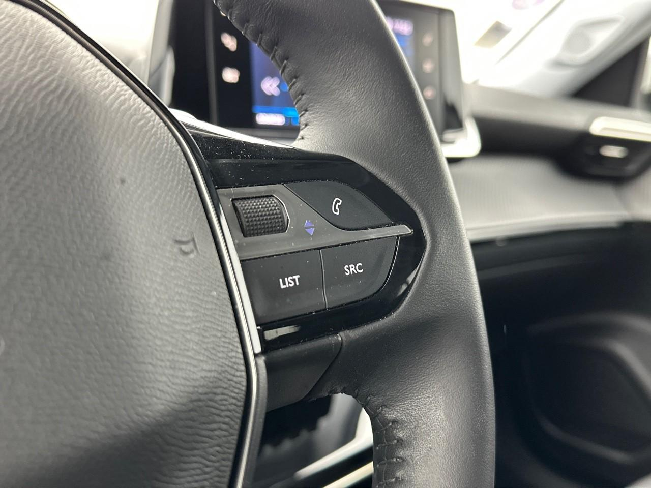 Peugeot 2008 puretech 130 s&s eat8 allure — photo 18
