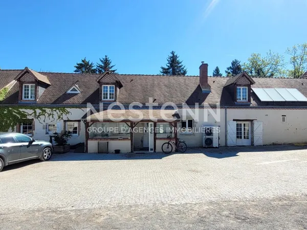Complexe équestre professionnel avec habitations et infrastructures haut niveau. 15 hectares