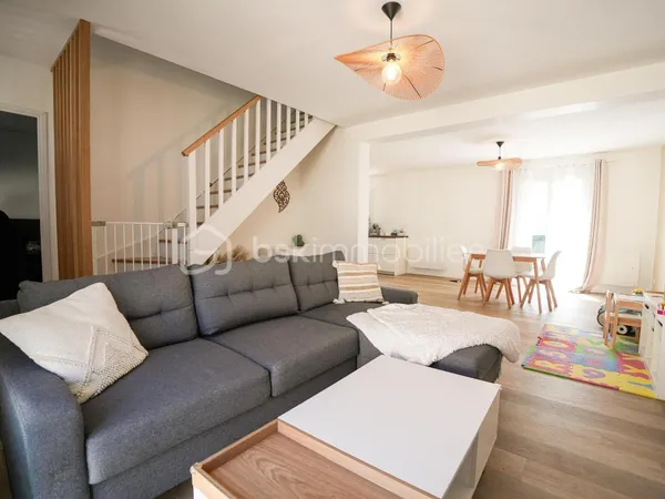 Maison familiale 4 chambres avec jardin et grand stationnement - Favières