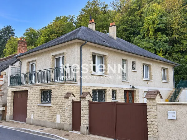 Vente maison spacieuse de 160.13 m² avec 4 chambres, garage, dépendance, jardin, centre ville de La 