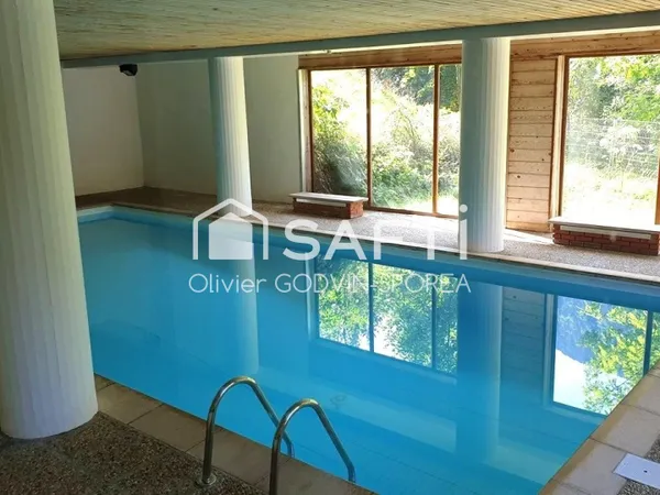 Grand studio dans résidence avec piscine chauffée et parking