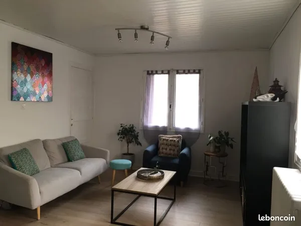 Appartement T3 61 m² + Garage double, cave et terrain non cloturé DPE D
