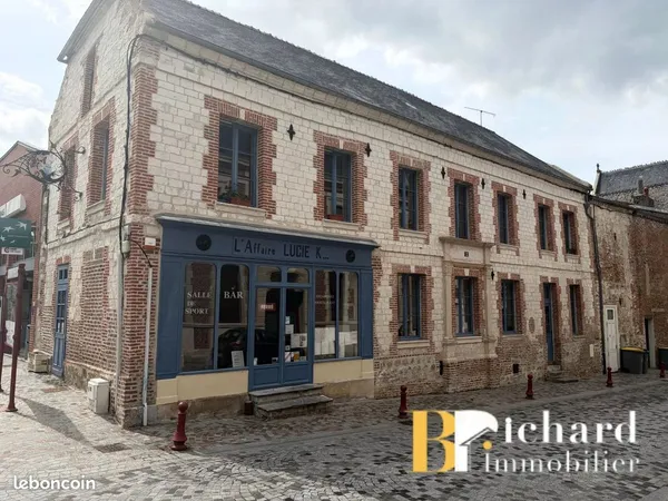 Immeuble 5 pièces 311 m²