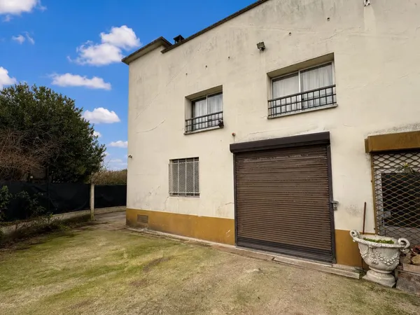 Local d'activité 254 m²