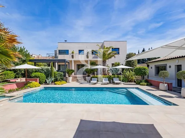 Magnifique villa contemporaine avec piscine