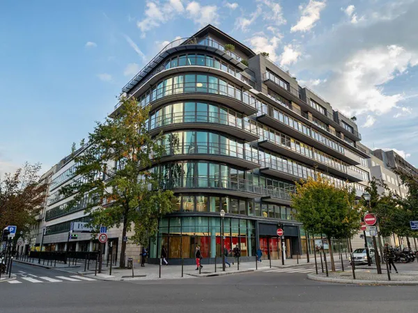 Bureaux 1800 m²