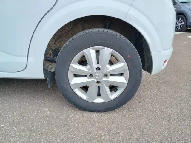 Dacia Sandero sce 65 - 22 — photo 19