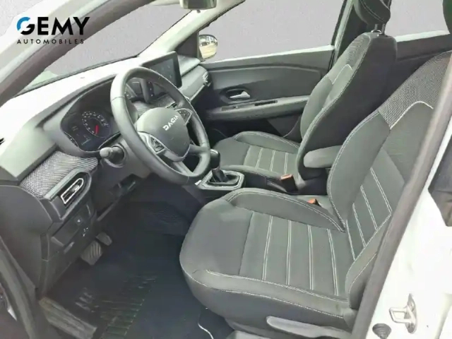 Dacia Sandero tce 90 cvt — photo 9