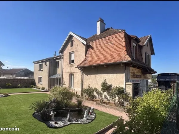 Maison 8 pièces 250 m²