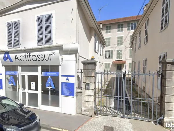Local commercial 50 m² Pau
