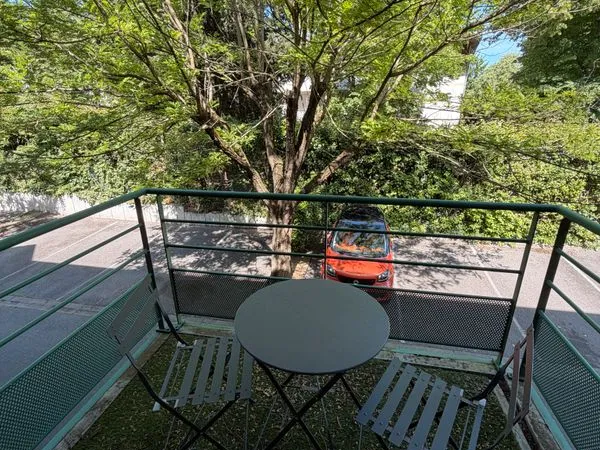 Studio meublé rénové entierement