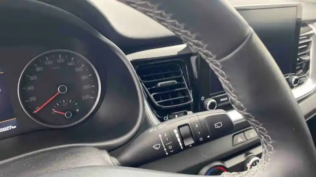 Kia Stonic 1.0 t-gdi 100 ch bvm6 — photo 52