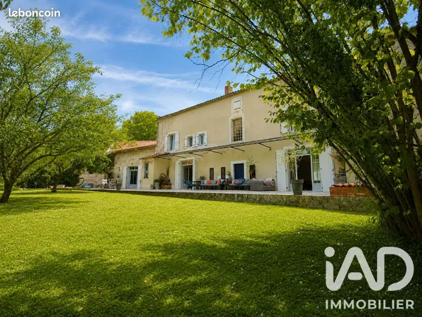 Propriété 8 pièces 353 m²