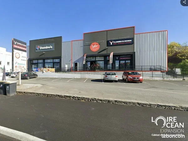 Local commercial 260 m²